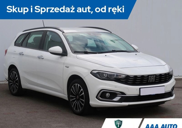 Fiat Tipo cena 57000 przebieg: 28504, rok produkcji 2021 z Gąbin małe 92